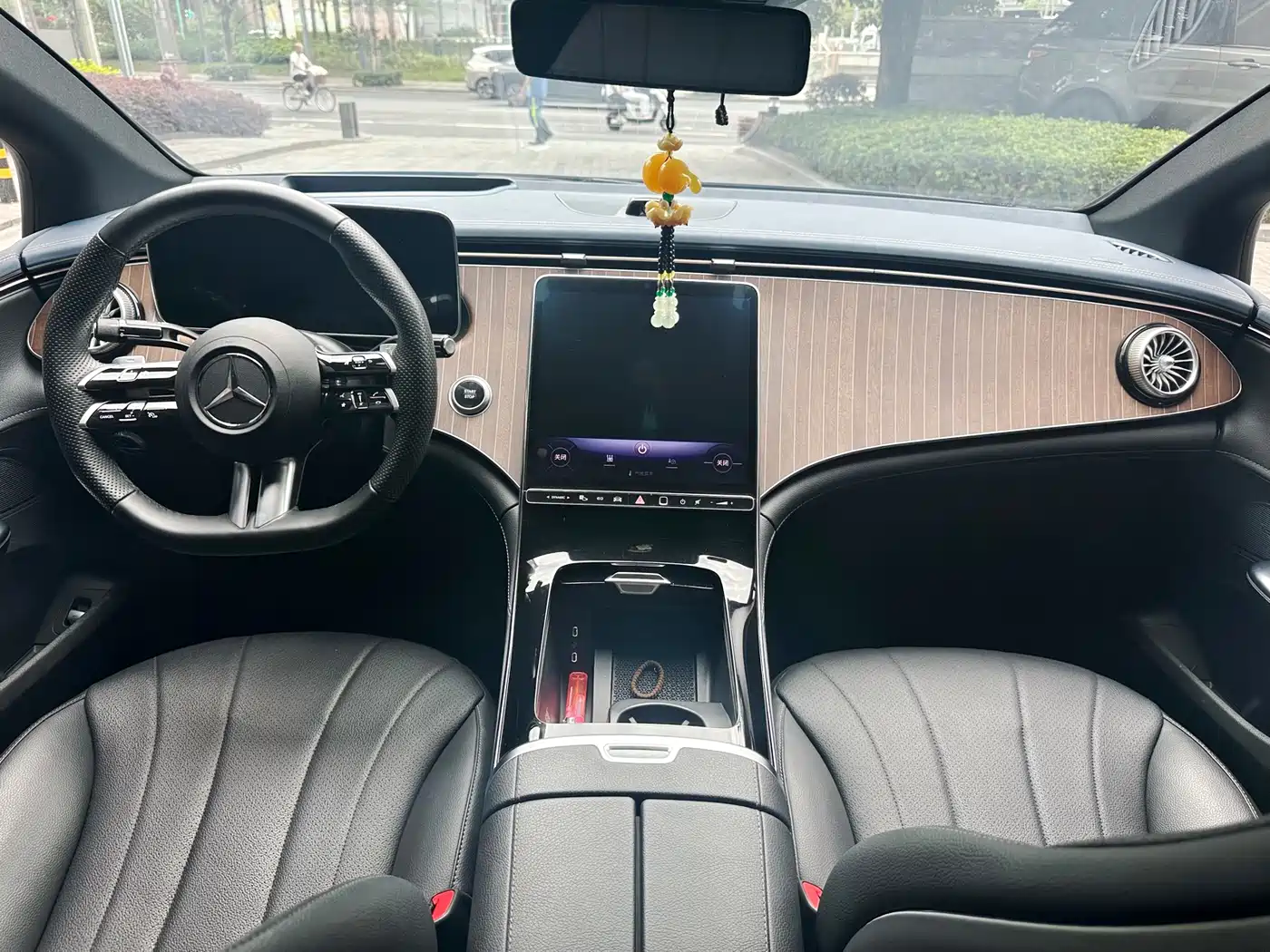Mercedes-Benz EQE 2022 350 Luxury Edition фото 17