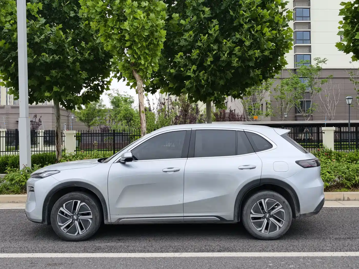 Geely Galaxy Galaxy Starship 7 EM-i 2025 Model 120km Explorer+ Edition фото 7