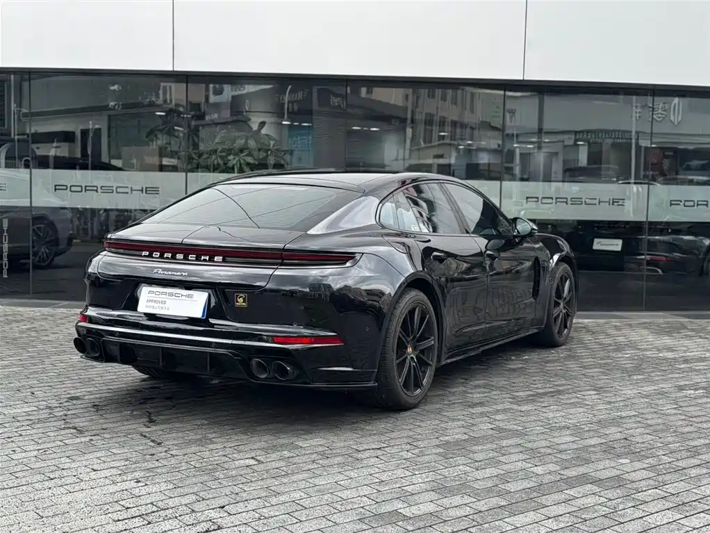 2026 Porsche Panamera