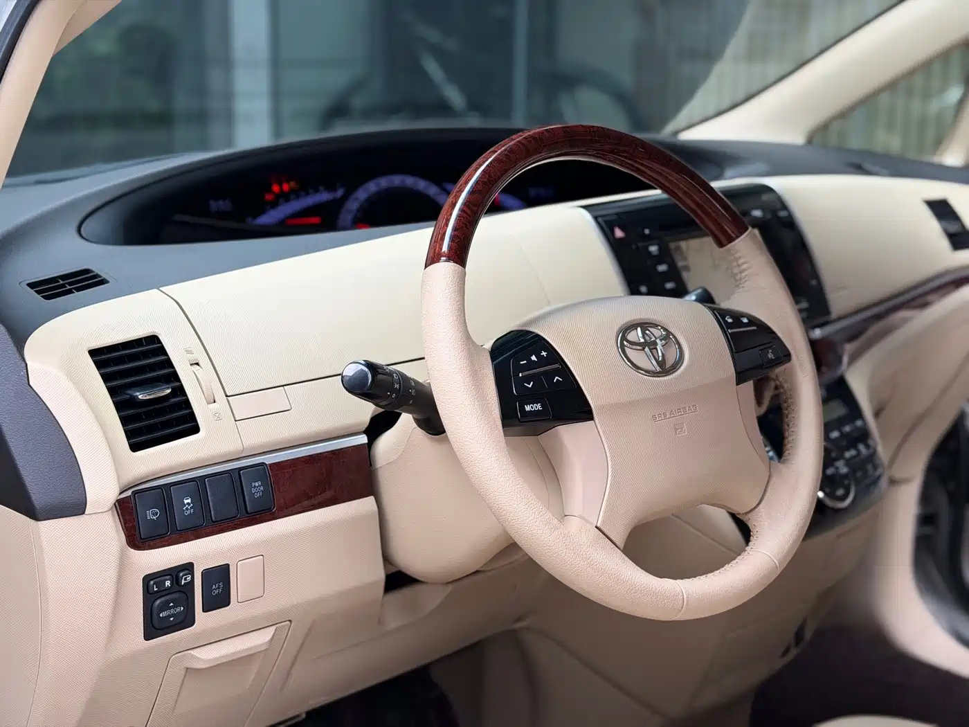 Toyota Previa 2018 2012 2.4L 7-Seater Luxury Edition