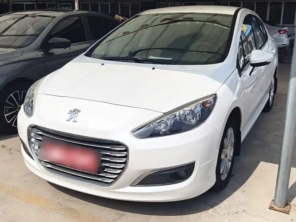 Peugeot 308 2014 Model Joy Edition Classic 1.6L Automatic Superior Style фото 2