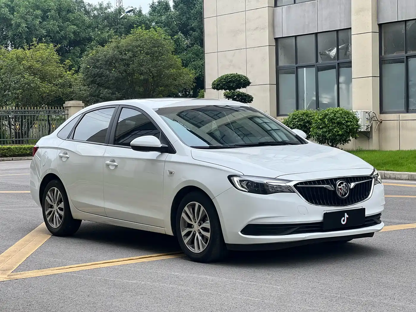 Buick Excelle 2021 Facelift 1.3T Auto Mild Hybrid Progressive фото 3