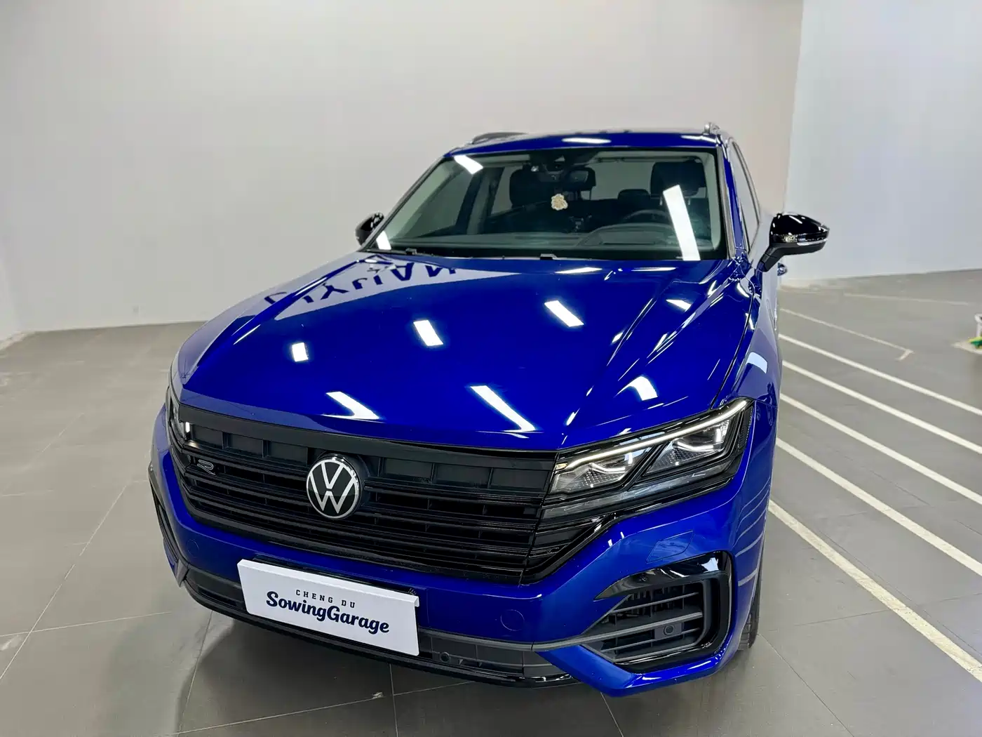 Volkswagen Touareg 2022 2021 3.0TSI Sharp Edition with Gloss Black Sports Package