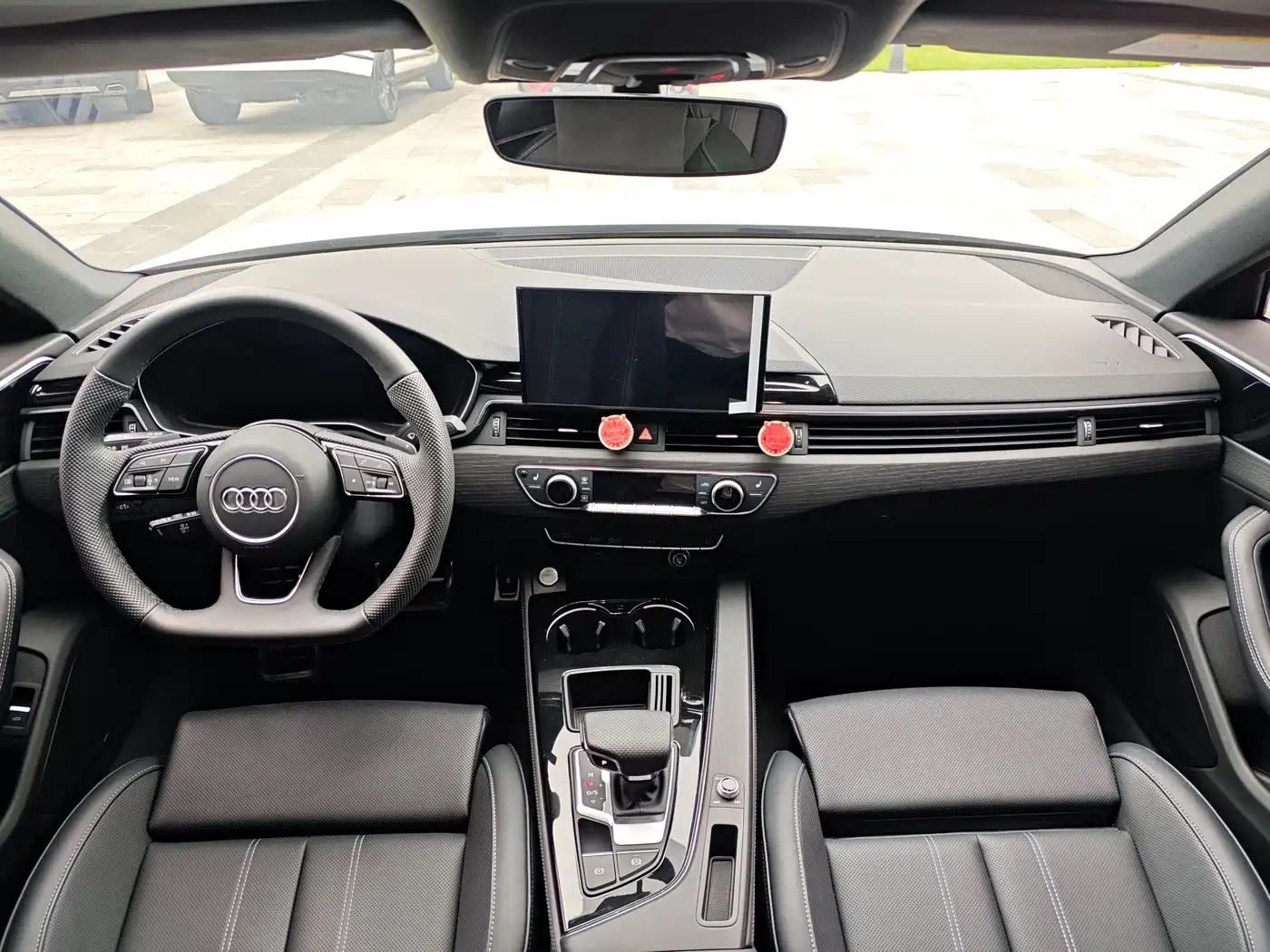 Фото 23 - Audi A4L