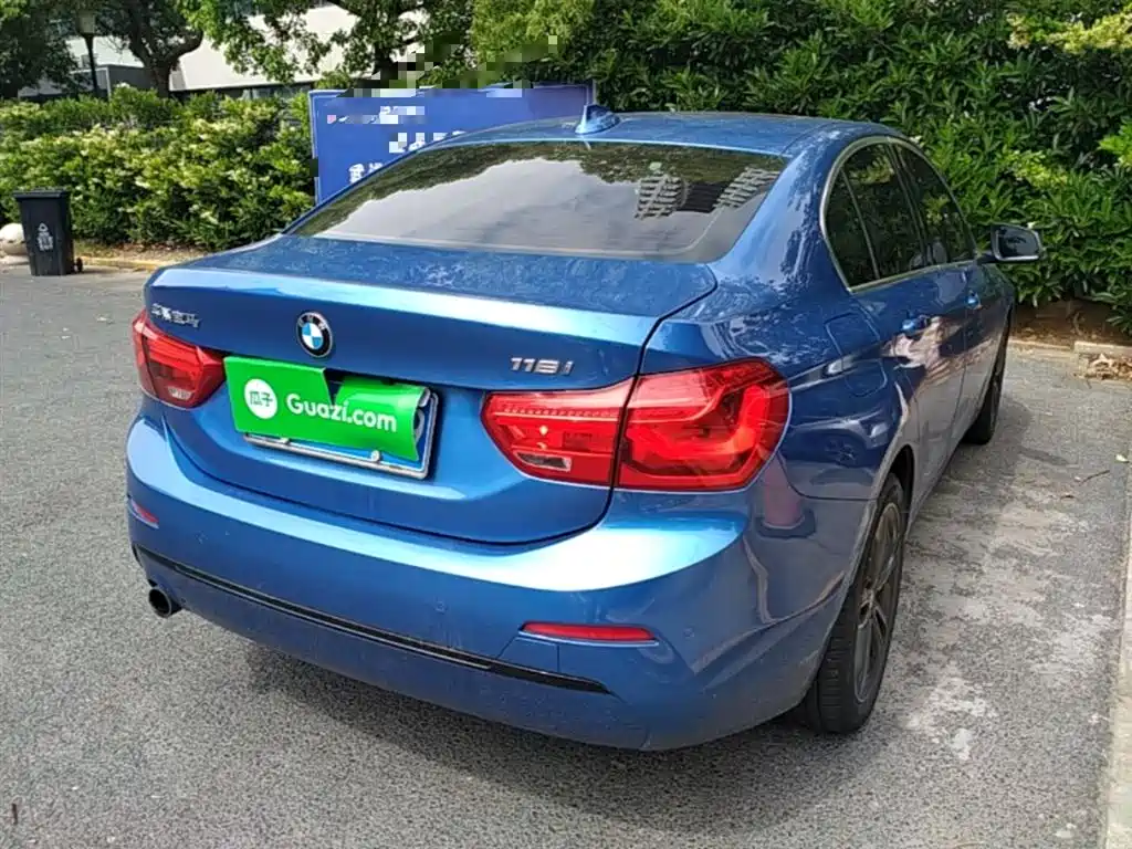 BMW 1 Series 2017 118i Sport фото 7