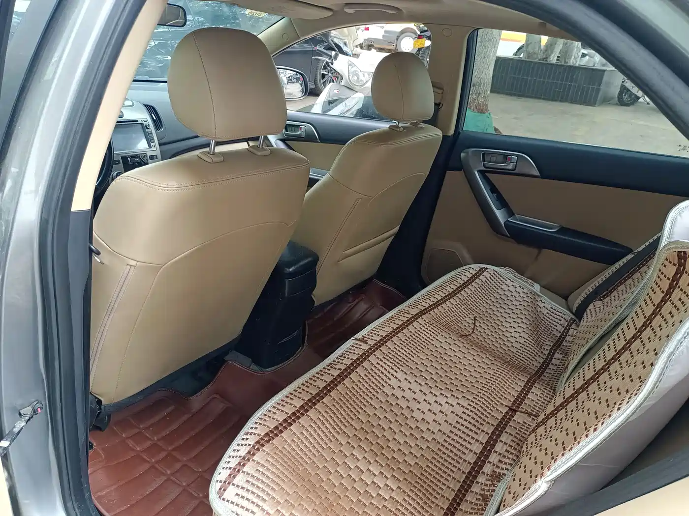Kia Forte 2009 1.6L MT GLS фото 9