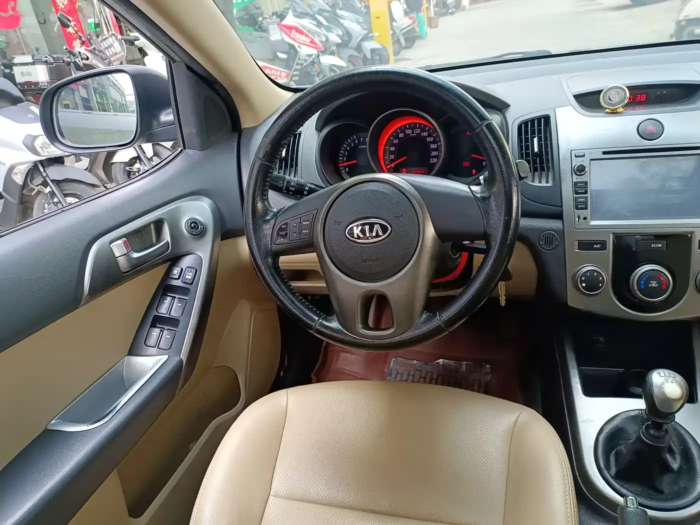 Kia Forte 2009 1.6L MT GLS фото 10