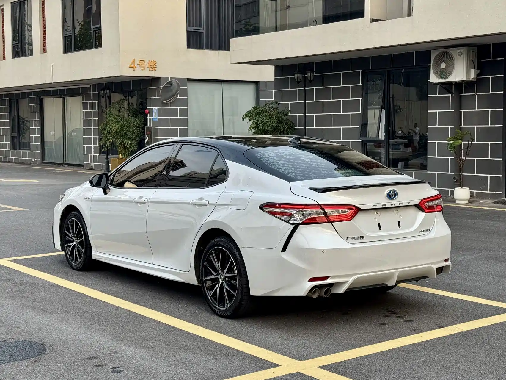 Photo 7 - Toyota Camry