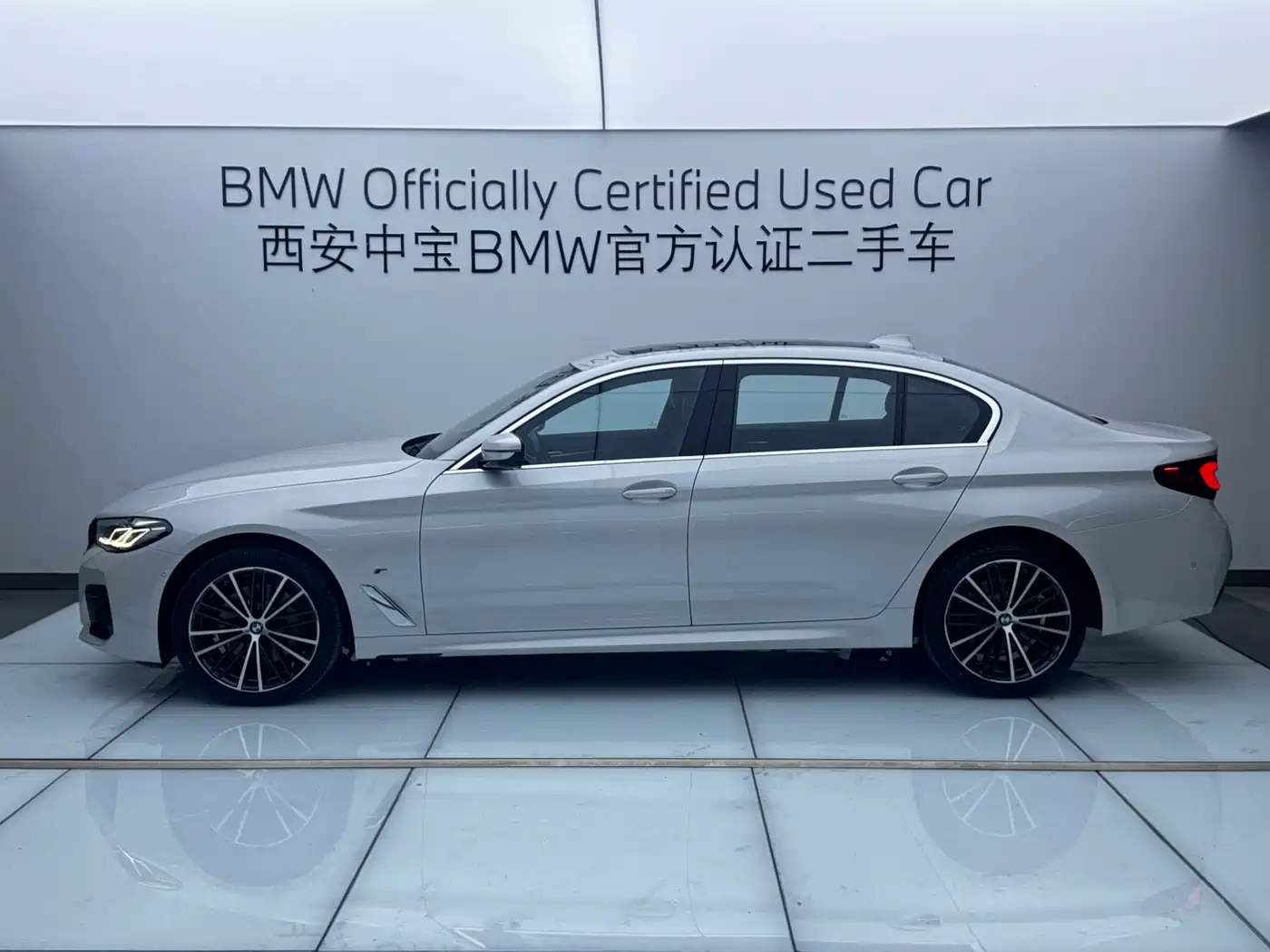 BMW 5 Series 2023 530Li Leading M Sport Package фото 3