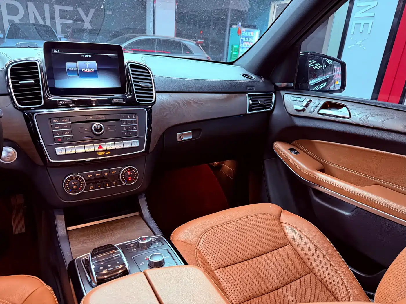 Mercedes-Benz GLS 2017 GLS 500 4MATIC фото 29