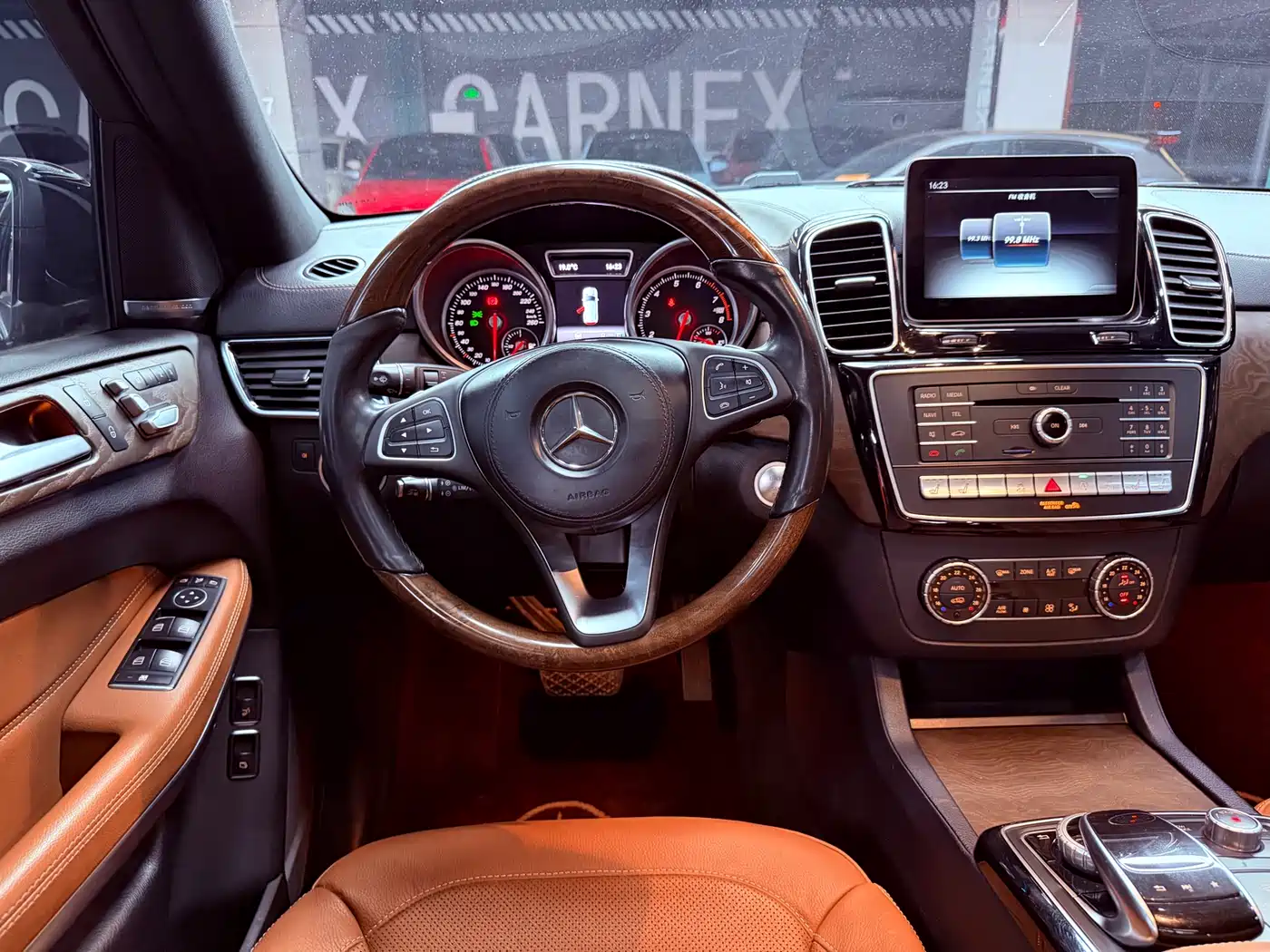 Mercedes-Benz GLS 2017 GLS 500 4MATIC фото 28