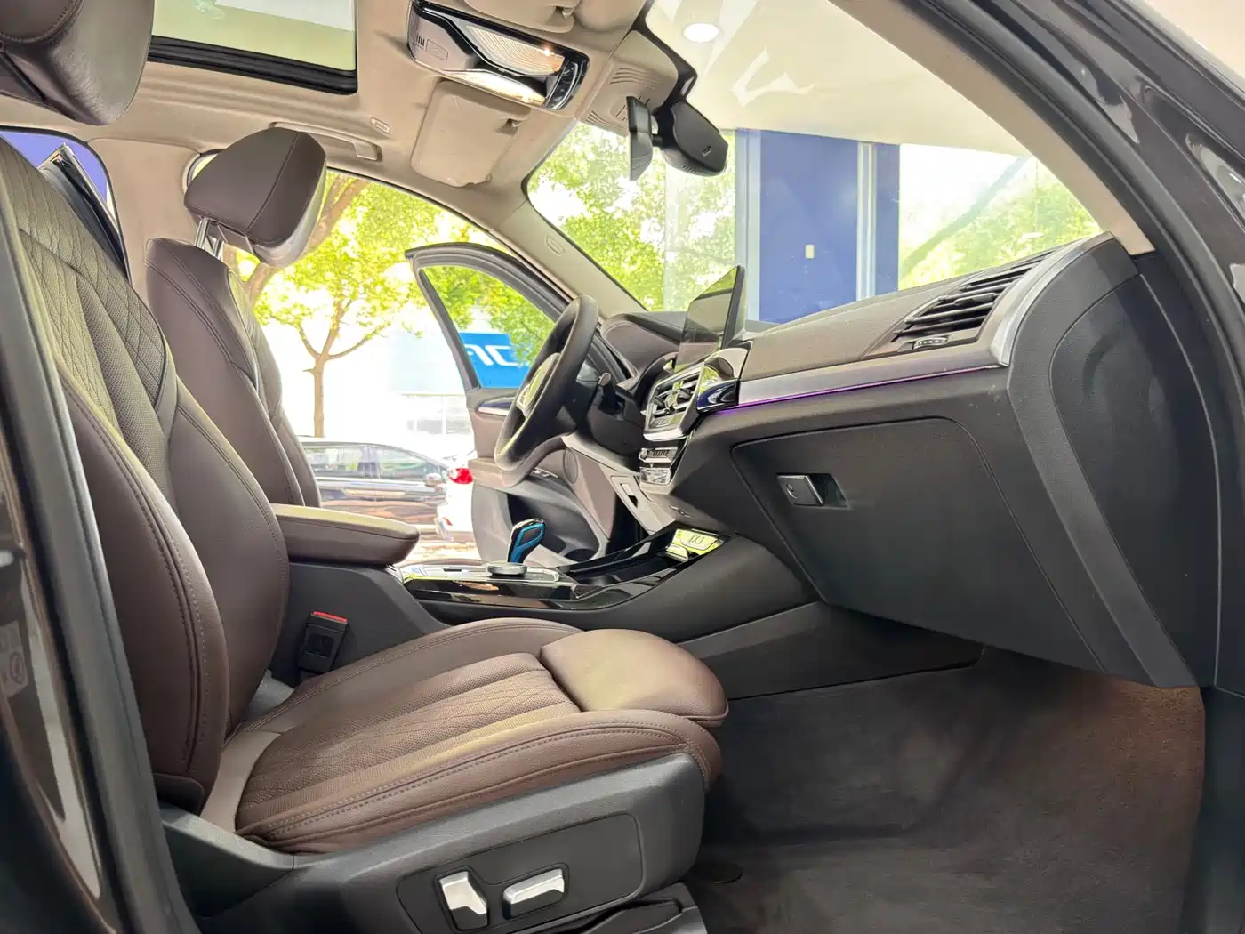 BMW iX3 2022 Leading Edition фото 13