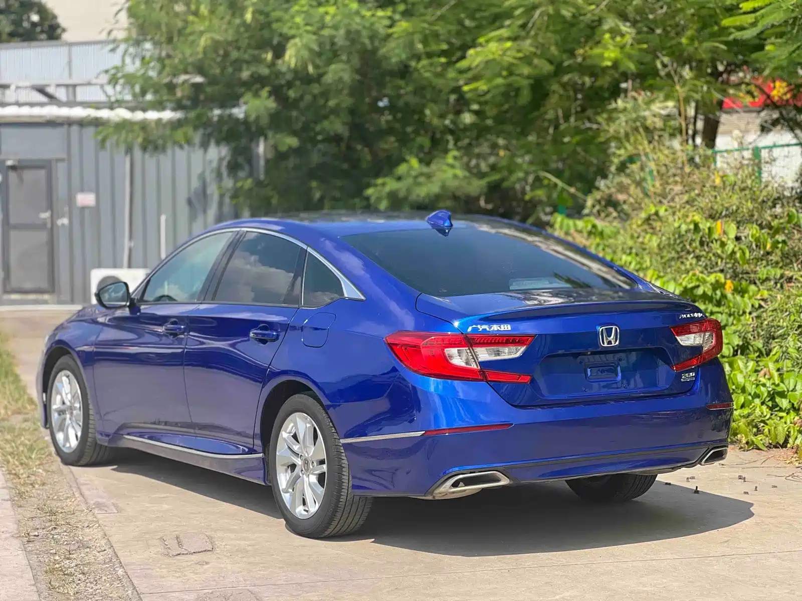 Фото 4 - Honda Accord