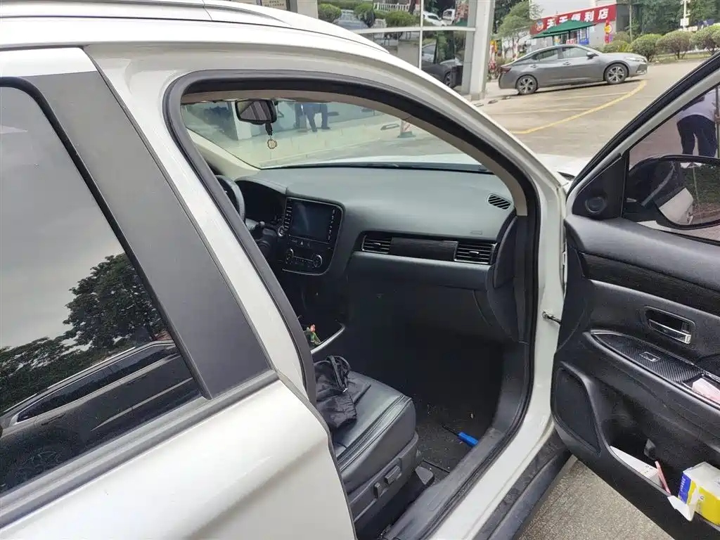 Mitsubishi Outlander 2019 2.0L 2WD Enjoy 5-Seater China VI фото 19