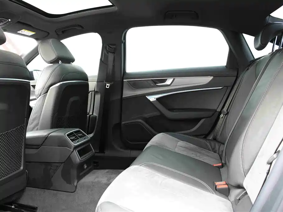 Audi A6L 2021 40 TFSI Luxury Sport фото 13