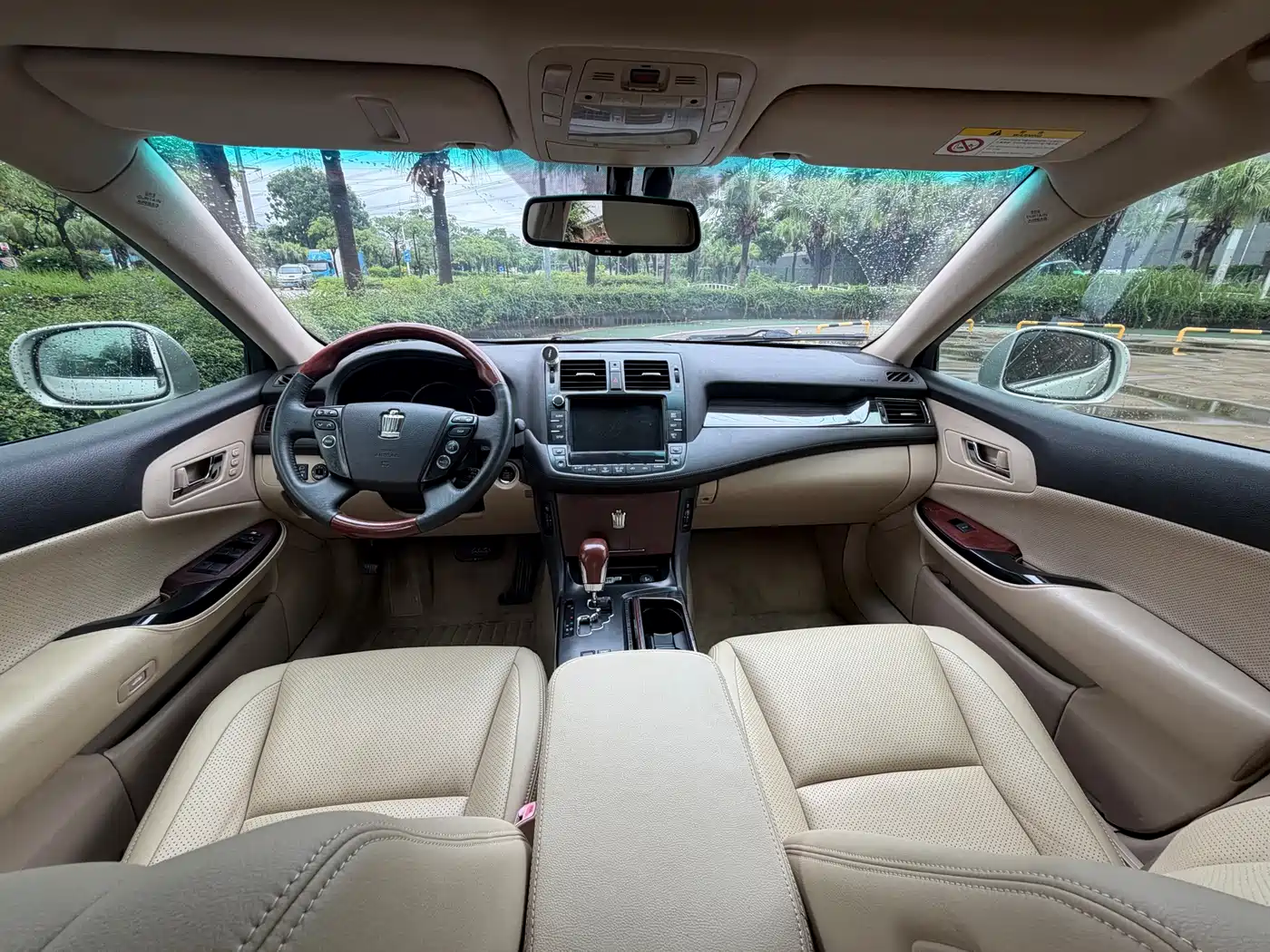 Фото 8 - Toyota Crown