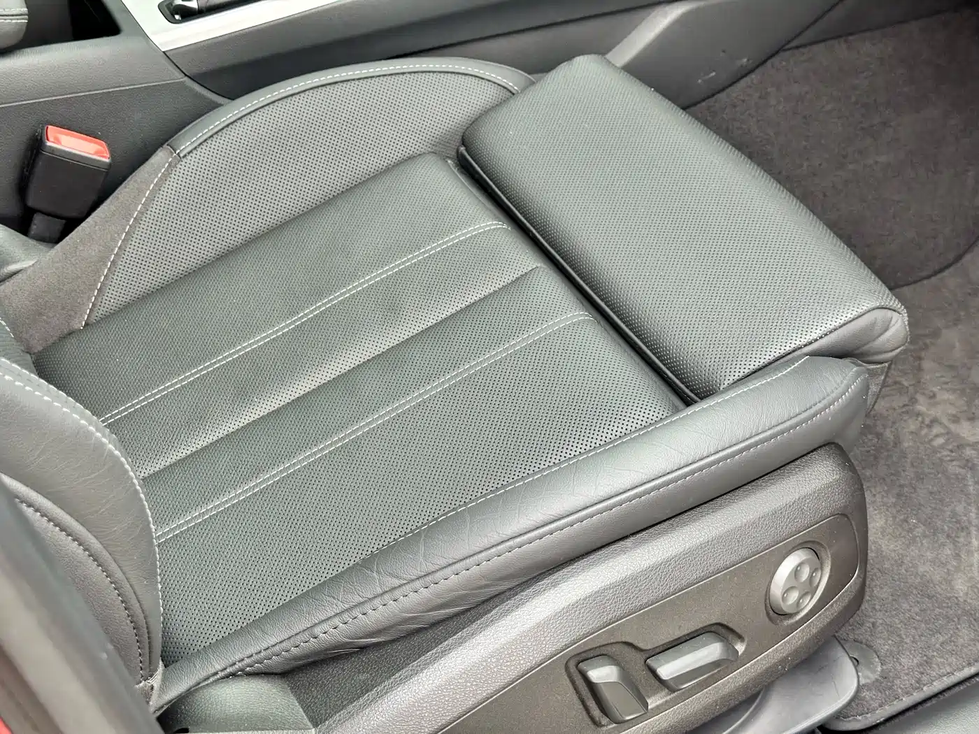 Audi A4L 2020 40 TFSI Luxury Dynamic фото 15