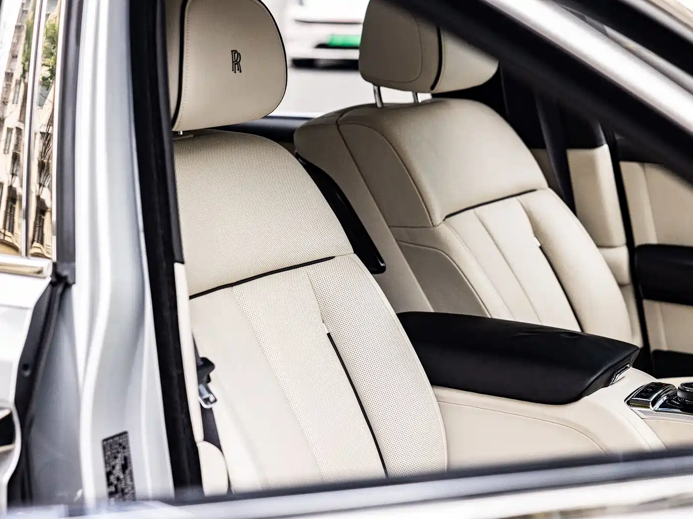 Rolls-Royce Phantom 2018 6.7T Long Wheelbase Version фото 12