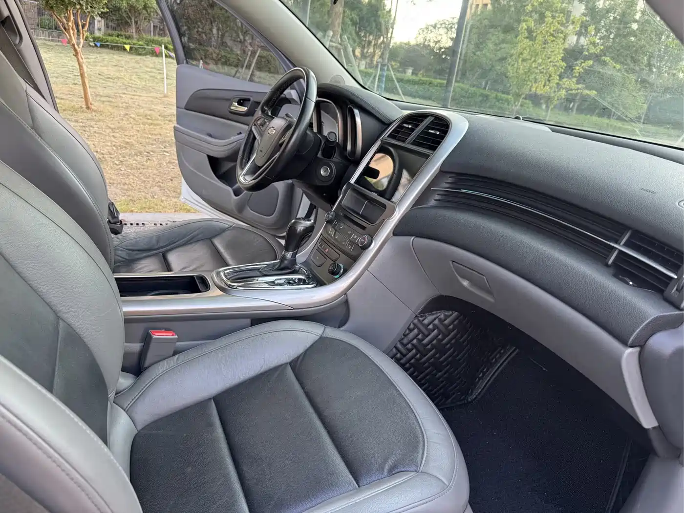 Chevrolet Malibu 2014 2.0L Automatic Luxury фото 7