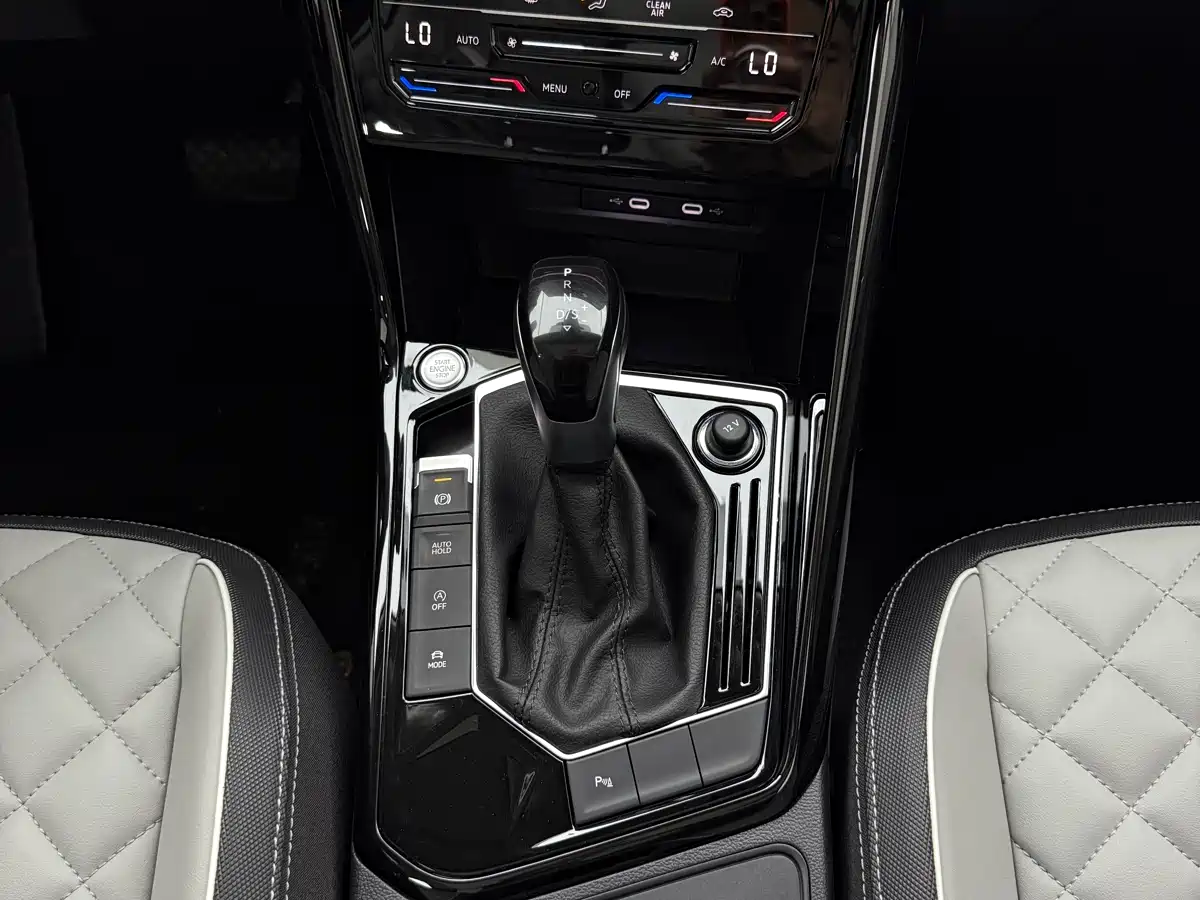 Volkswagen Tayron 2023 280TSI 2WD Luxury Plus Advanced Edition фото 14