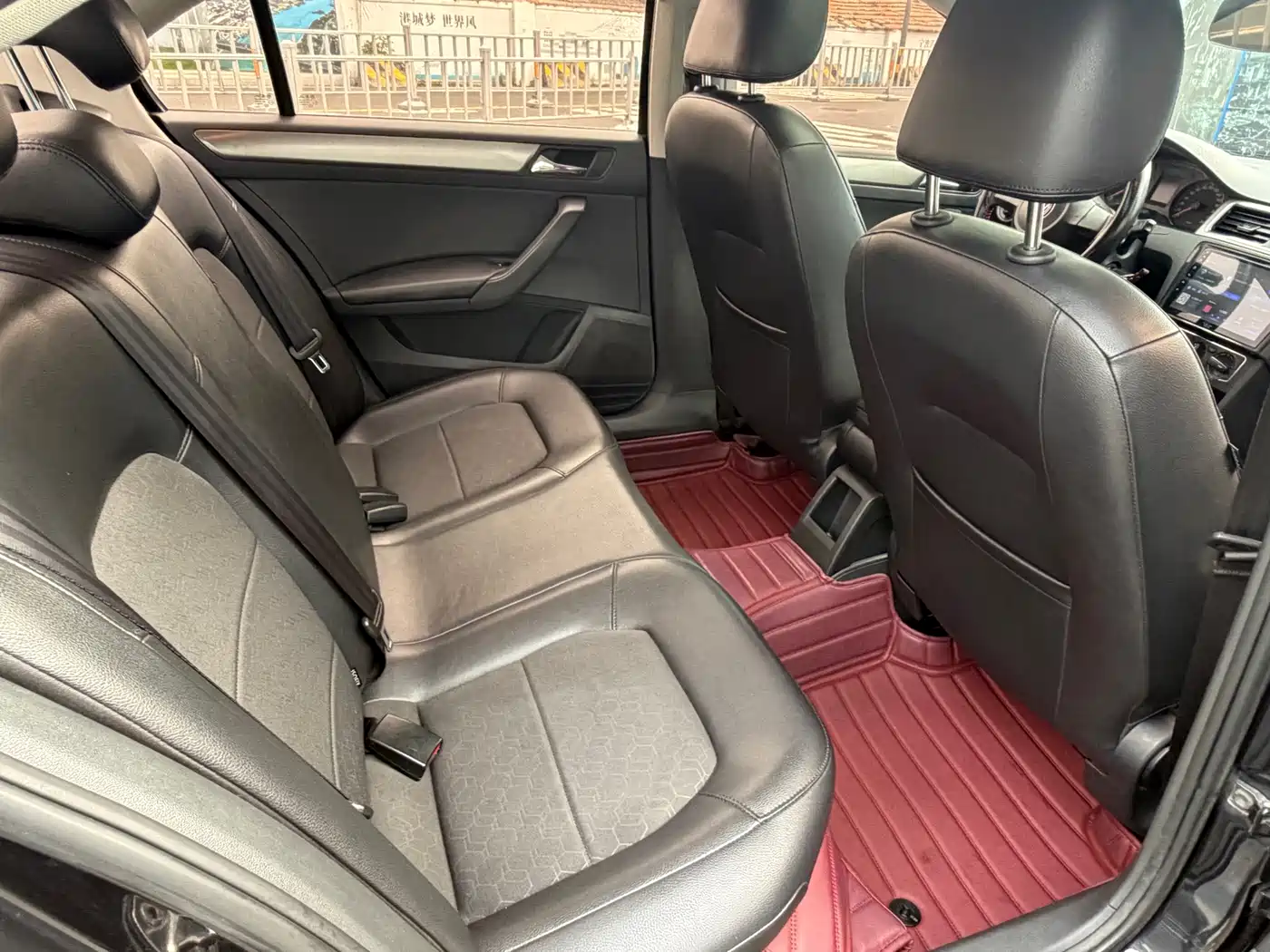 Volkswagen Santana 2015 1.6L Automatic Comfort Edition фото 12