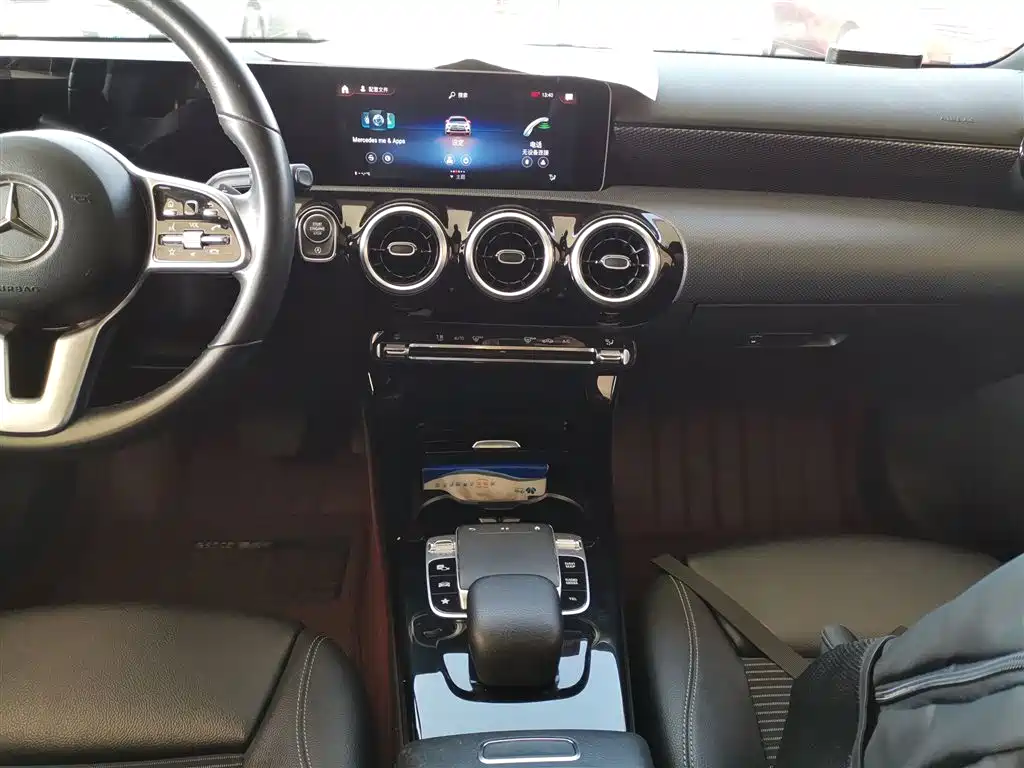 Mercedes-Benz A-Class (Import) 2019 A 200 Dynamic Version фото 5