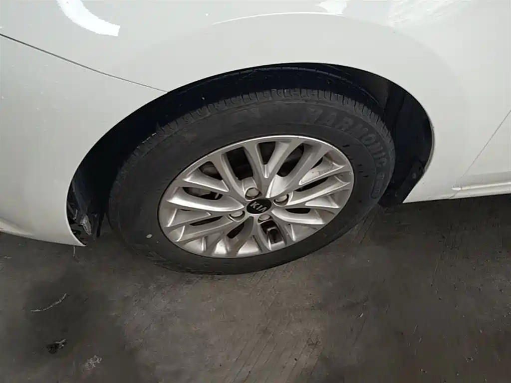 Kia K2 2017 Sedan 1.4L MT GLS фото 23