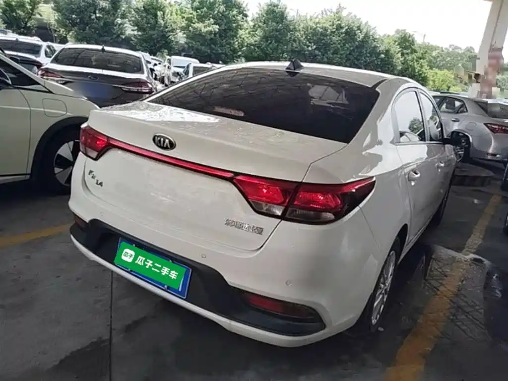 KIA K2