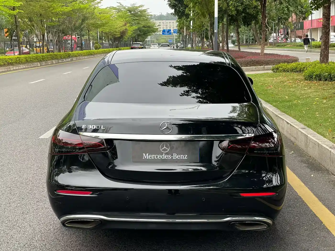 Mercedes-Benz E-Class 2016 E 200 L Sport Type фото 8