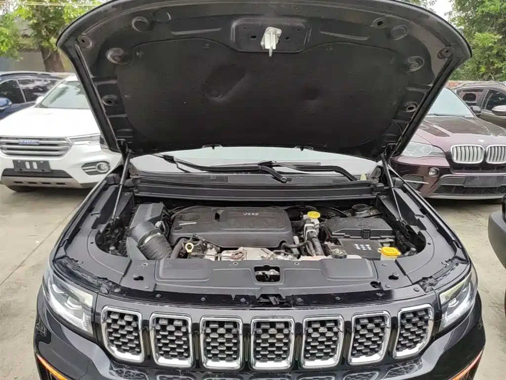 JEEP GRAND COMMANDER