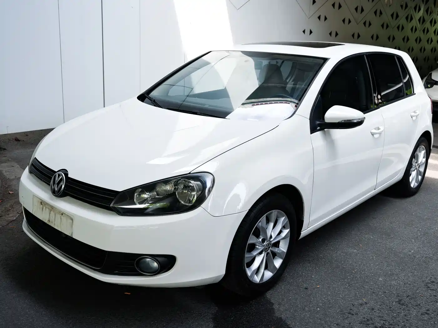 Volkswagen Golf 2011 Model 1.6 Automatic Comfort