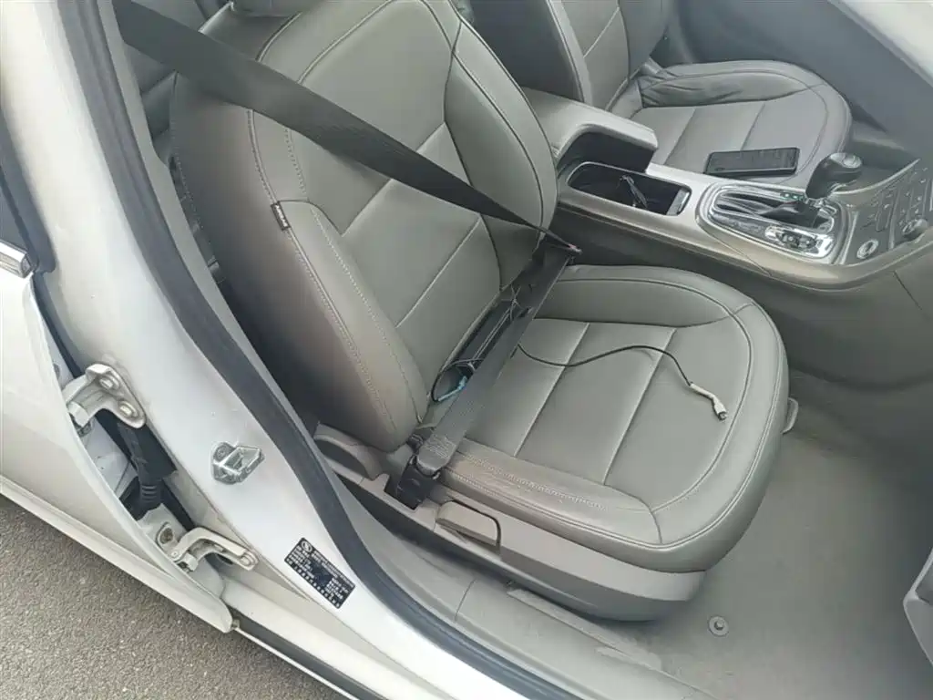 Chevrolet Malibu 2014 2.0L Automatic Luxury фото 25
