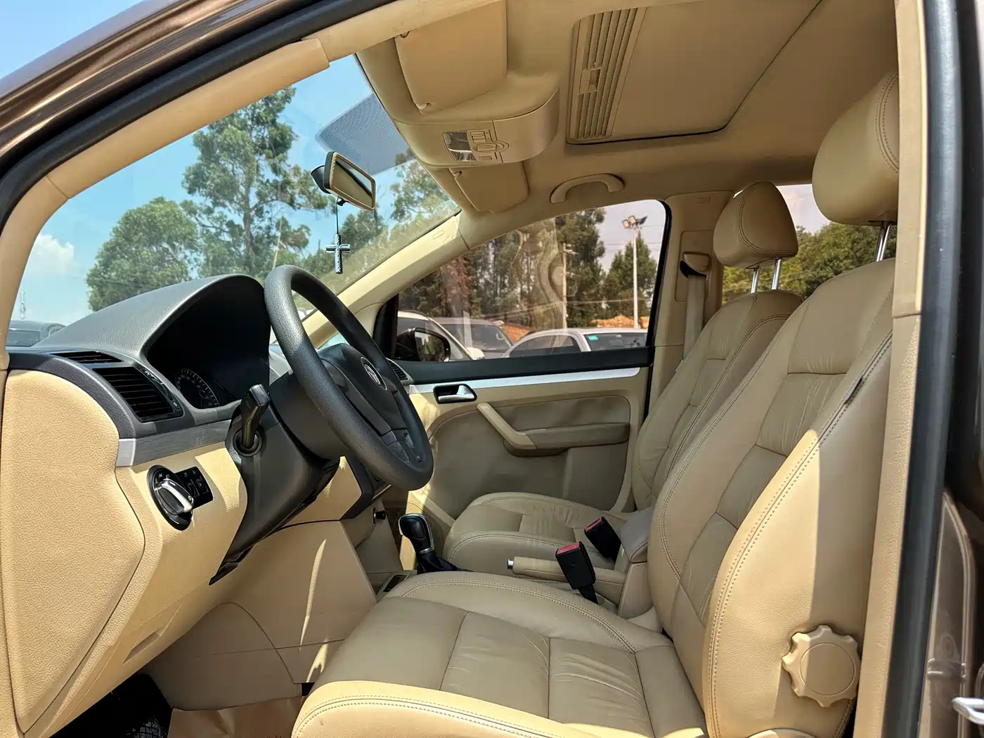 Volkswagen Touran 2013 1.4T DSG Comfort 5-seater фото 8