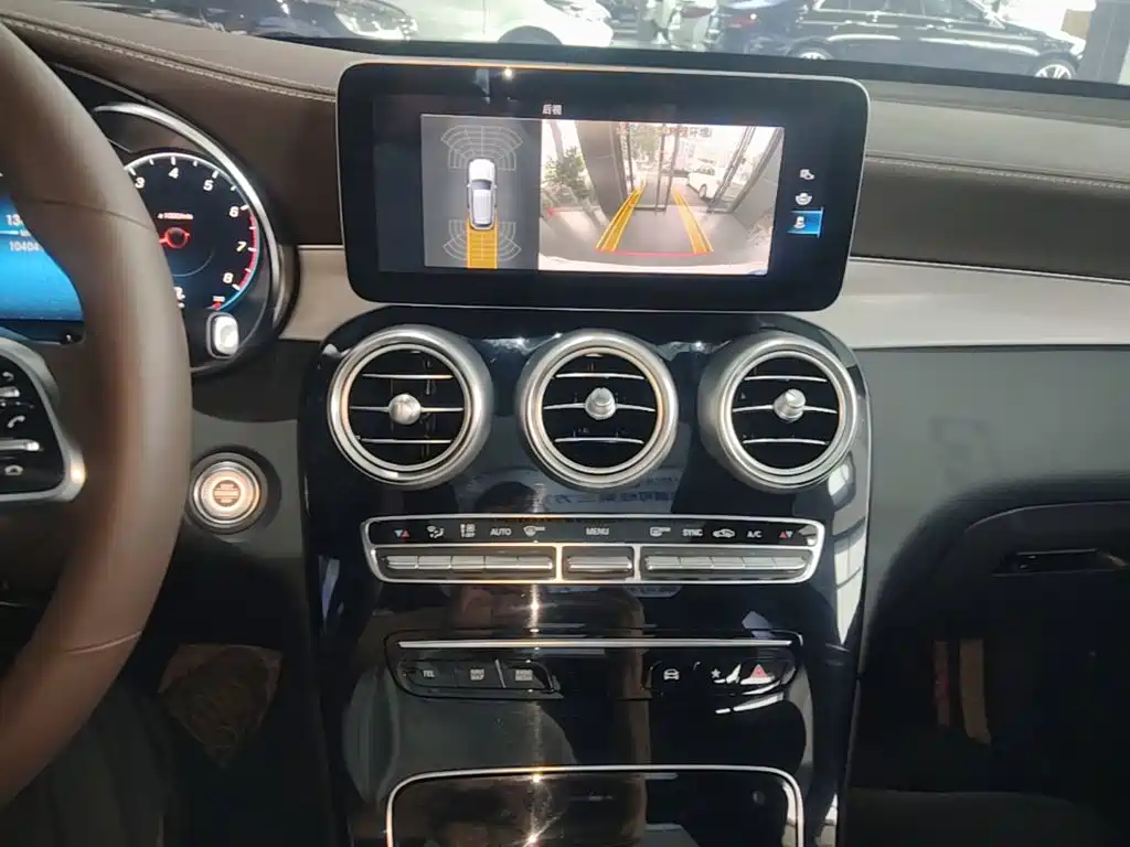 Фото 13 - Mercedes-Benz GLC