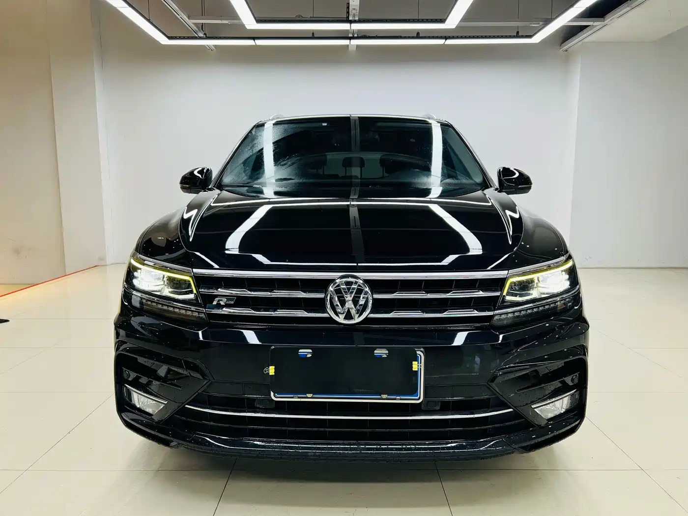 Volkswagen Tiguan L 2019 330TSI Automatic 2WD R-Line Flagship Edition China VI фото 2