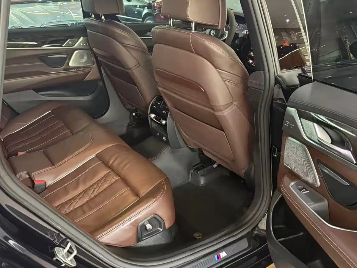 BMW 6 Series GT 2018 640i xDrive M Sport Package фото 9