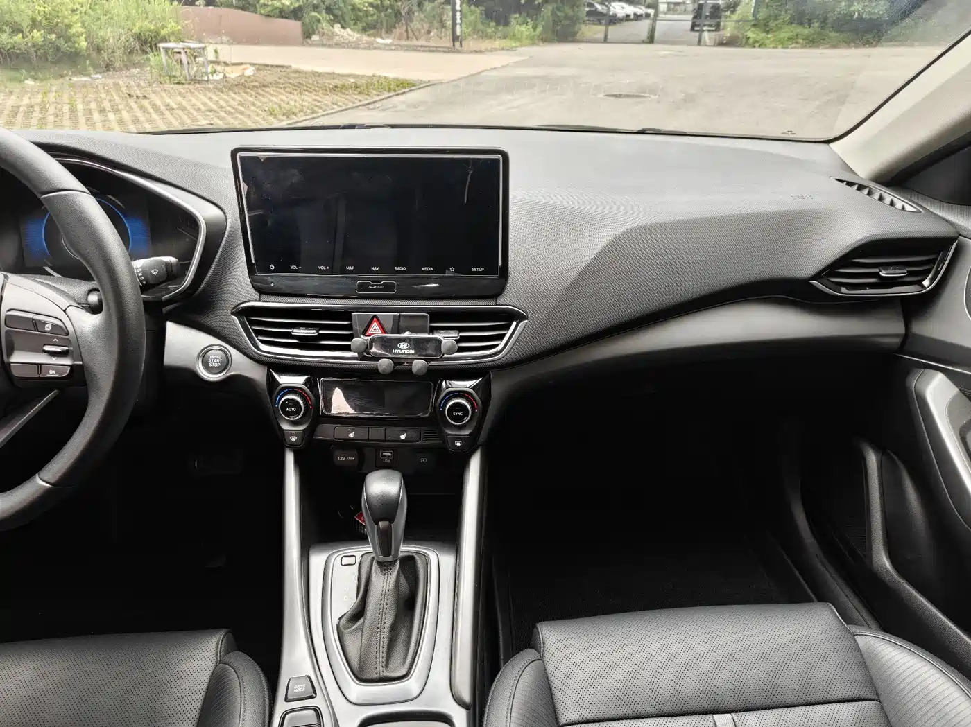 Hyundai Fista 2021 280TGDi DLX Luxury Edition фото 10