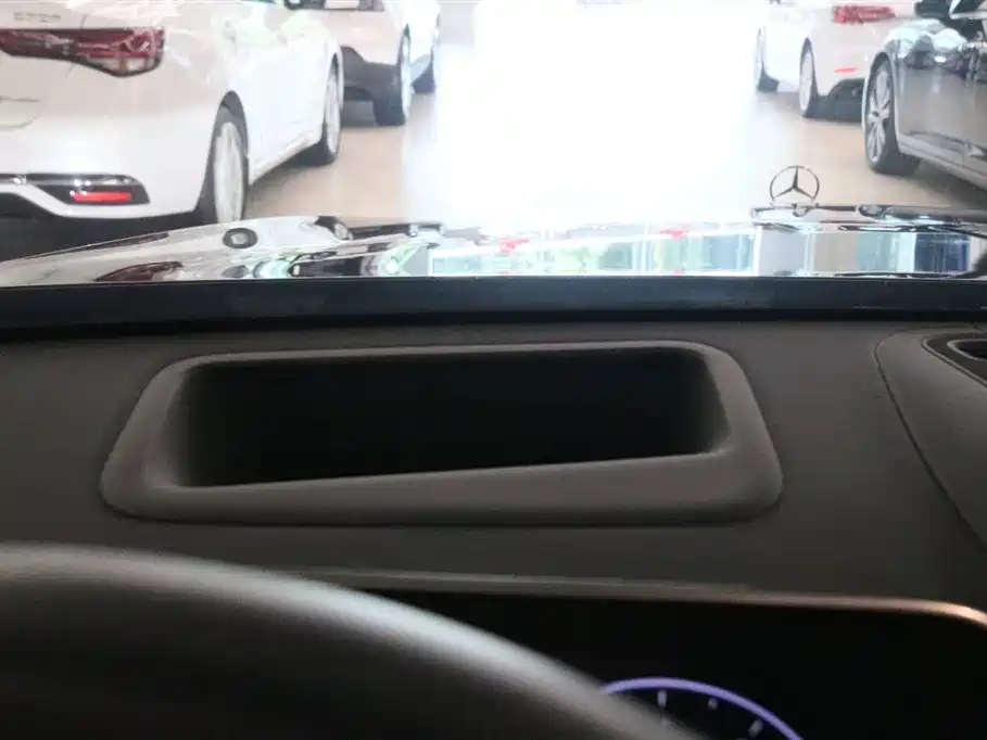 Photo 14 - Mercedes-Benz S-Class