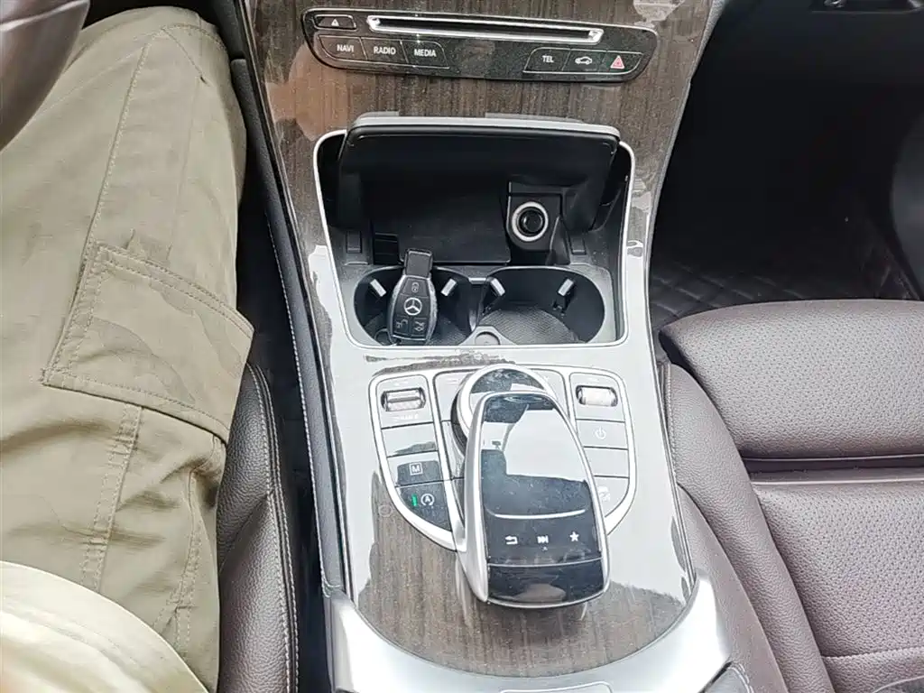 Mercedes-Benz GLC 2018 GLC 260 4MATIC Luxury фото 14