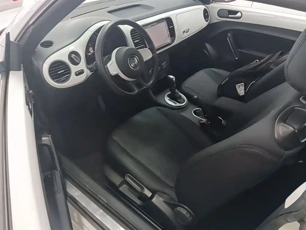 Volkswagen Beetle 2015 180TSI фото 16