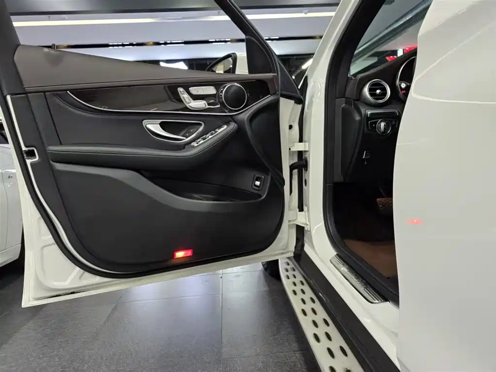 Mercedes-Benz GLC 2018 Facelift GLC 260 4MATIC Dynamic фото 5