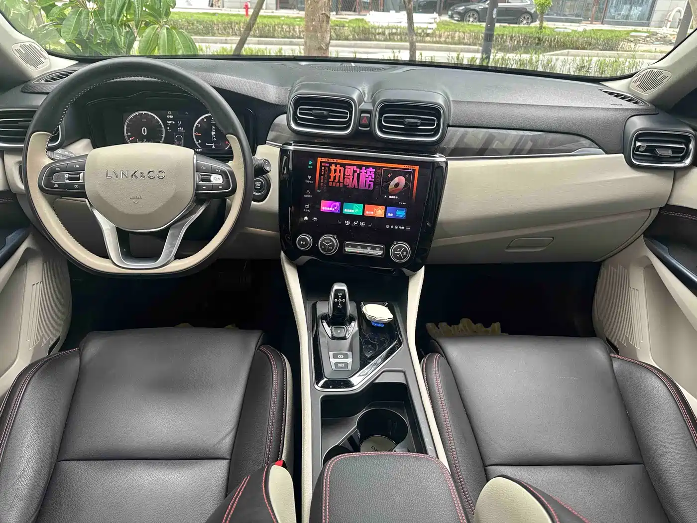Lynk & Co 02 2018 Model 1.5T DCT 2WD Yao Pro Edition China V фото 12