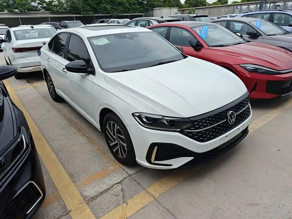 Volkswagen Lavida 2024 Model 300TSI DSG Starlight Leading Edition фото 4