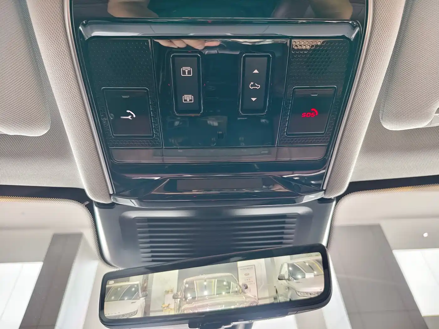 Land Rover Range Rover Sport 2024 400PS Dynamic SE фото 12