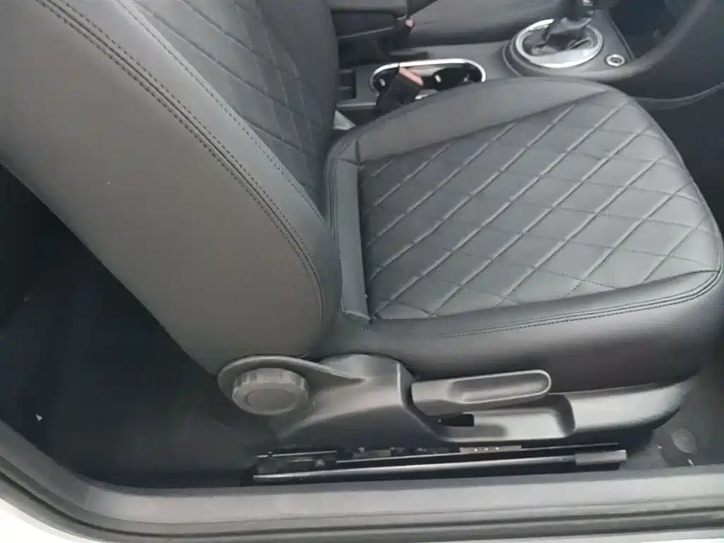 Volkswagen Beetle 2015 180TSI фото 25