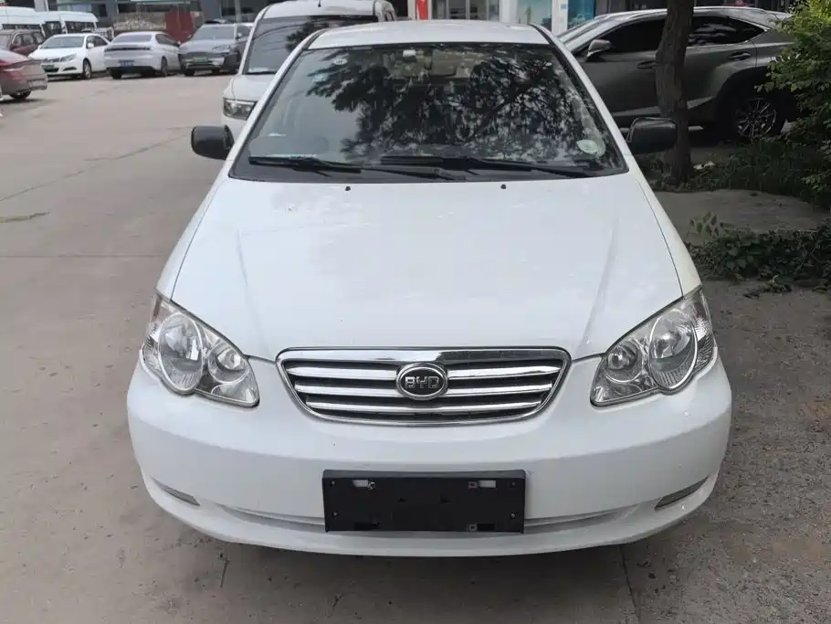 Фото 2 - BYD F3