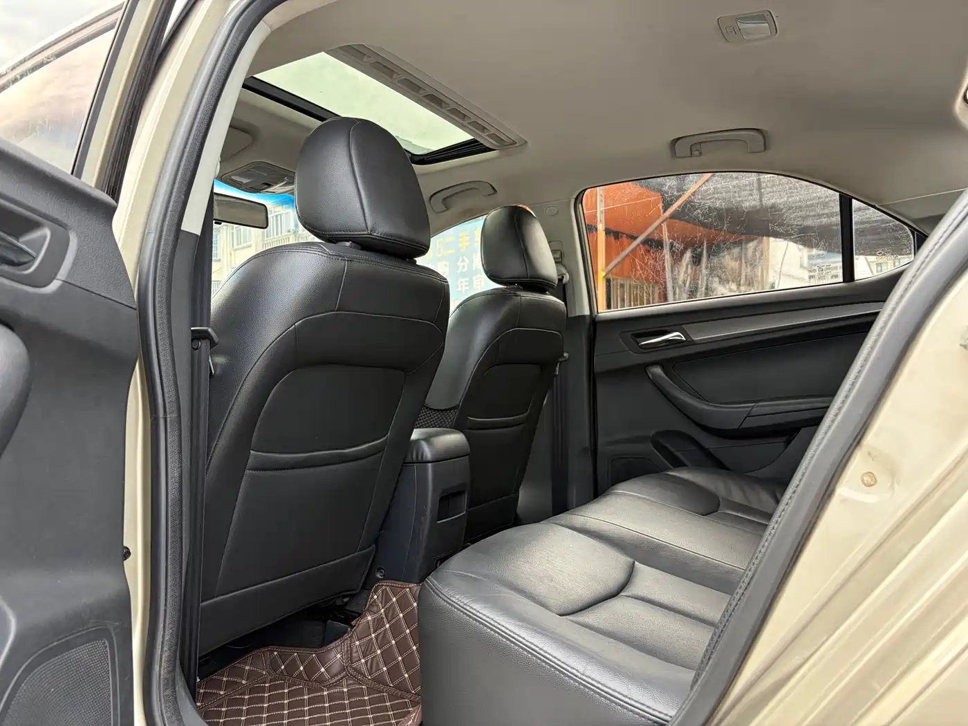 Roewe 360 2016 2015 1.5L Automatic Luxury