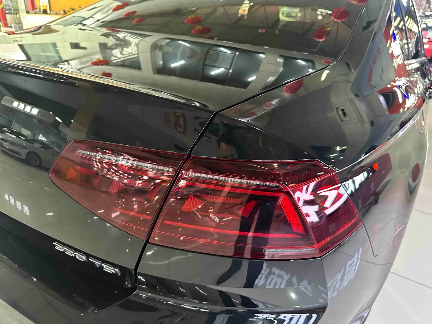 Volkswagen Magotan 2023 Model 2 Million Commemorative Edition 330TSI DSG Luxury фото 16