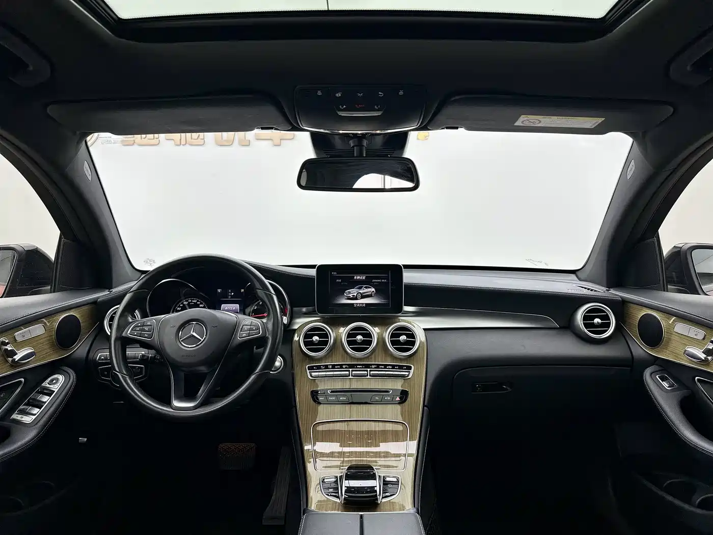 Mercedes-Benz GLC Coupe 2017 GLC 260 4MATIC Coupe SUV фото 9
