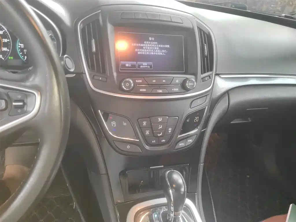 Buick Regal 2015 1.6T Elite Tech Edition фото 6